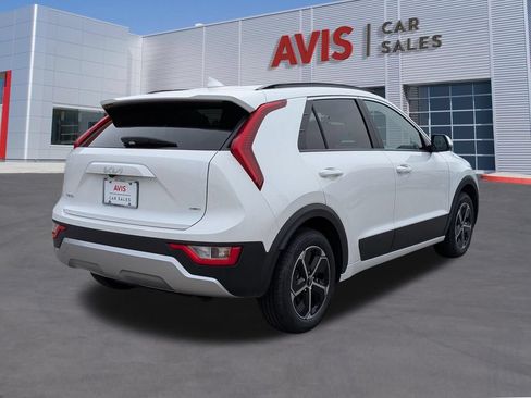 Used 2025 Kia Niro LX FWD image 6