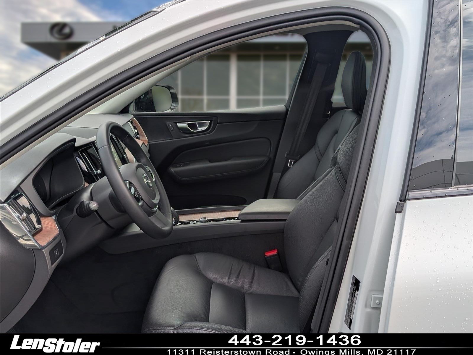 Used 2024 Volvo XC60 B5 Plus w/ Protection Package Premier AWD/4WD image 16