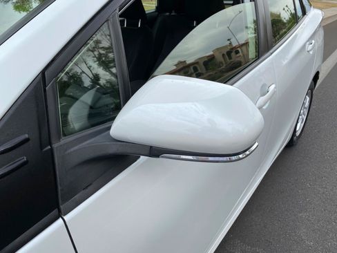 Used 2022 Toyota Prius LE FWD image 20