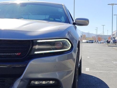 Used 2015 Dodge Charger SXT image 29