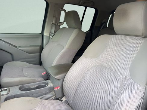 Used 2019 Nissan Frontier SV image 14