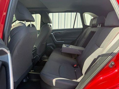 Used 2021 Toyota RAV4 SE w/ Weather & Moonroof Package image 5