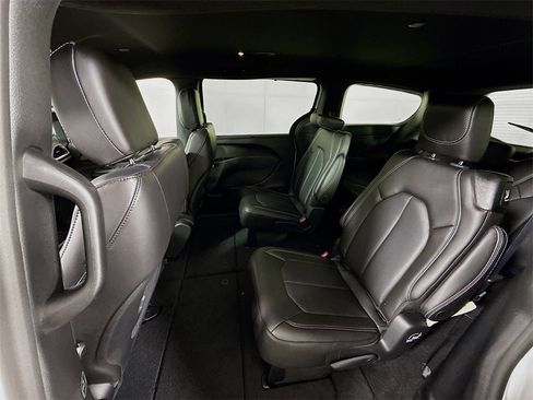New 2026 Chrysler Voyager LX image 17