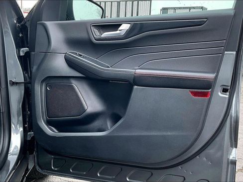 Used 2025 Ford Escape ST-Line image 25