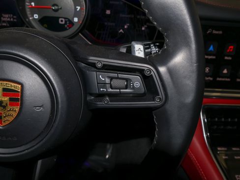 Used 2022 Porsche Panamera image 31