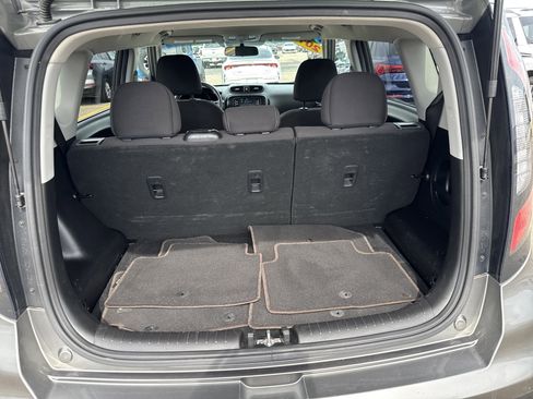 Used 2019 Kia Soul FWD image 8
