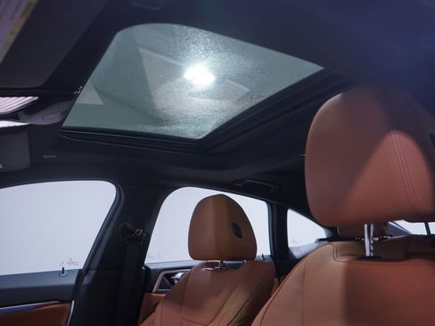 Used 2023 BMW i4 eDrive40 w/ Premium Package image 8