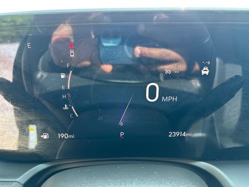 Used 2025 Buick Encore GX Preferred AWD/4WD image 23
