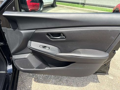 Used 2025 Nissan Sentra S FWD image 14