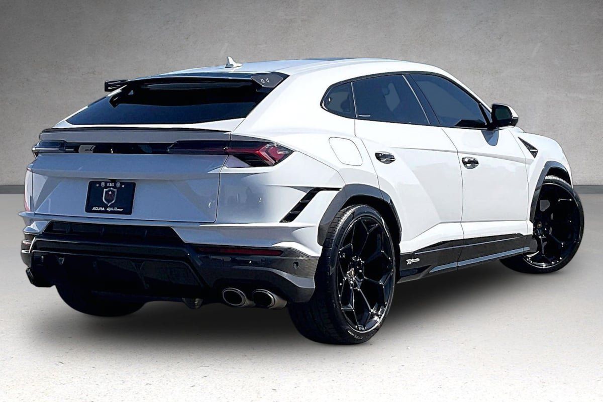 Used 2023 Lamborghini Urus Performante AWD/4WD image 34