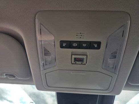 Used 2019 Toyota RAV4 LE w/ Carpet Mat Package AWD/4WD image 29