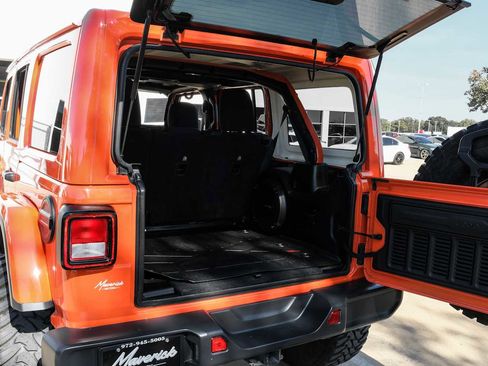 Used 2018 Jeep Wrangler Unlimited Sahara image 53