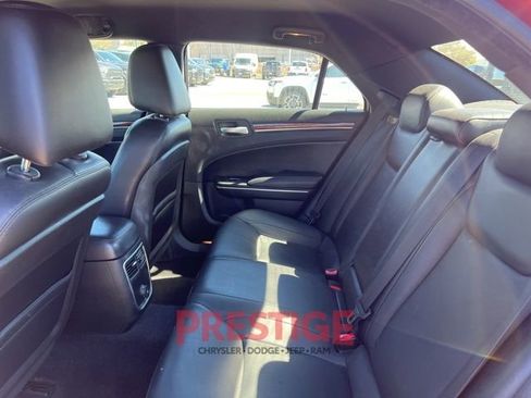 Used 2013 Chrysler 300 image 21