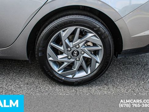 Used 2024 Hyundai Elantra SEL FWD image 15
