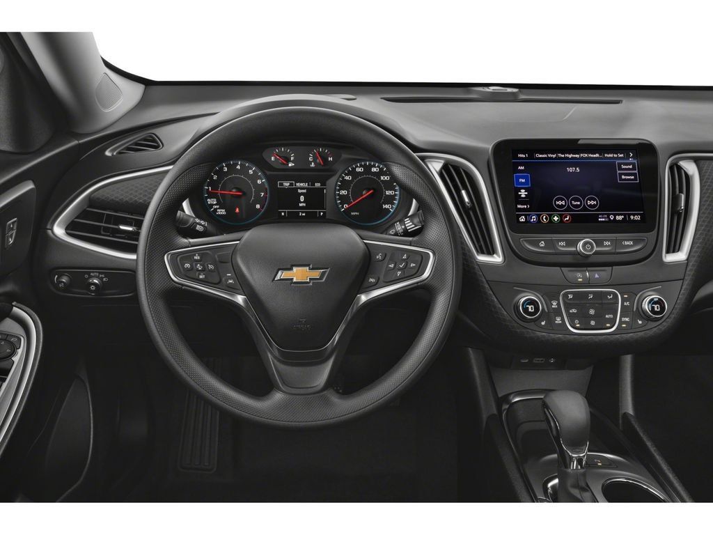 Used 2025 Chevrolet Malibu LT FWD image 4