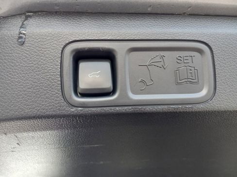 Used 2024 Ford Expedition Limited AWD/4WD image 13