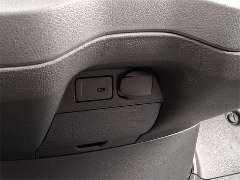 Used 2025 Mercedes-Benz Sprinter 2500 image 25