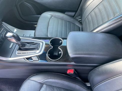 Used 2017 Ford Edge SEL w/ Equipment Group 201A AWD/4WD image 21