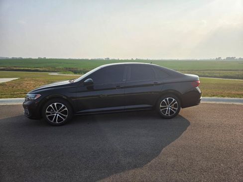 Used 2023 Volkswagen Jetta Sport FWD image 7