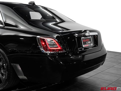 Used 2021 Rolls-Royce Ghost AWD/4WD image 17