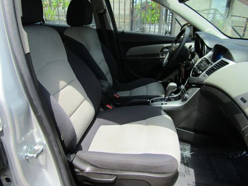 Used 2015 Chevrolet Cruze LS image 11