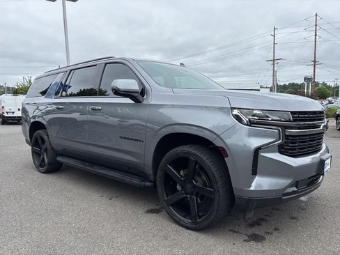 Used 2022 Chevrolet Suburban RST w/ Luxury Package AWD/4WD image 7