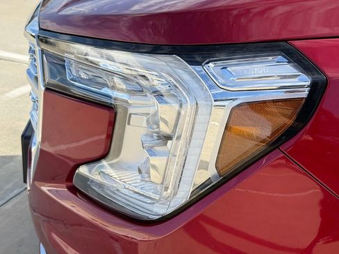 Used 2024 GMC Terrain Denali w/ Denali Premium Package image 11