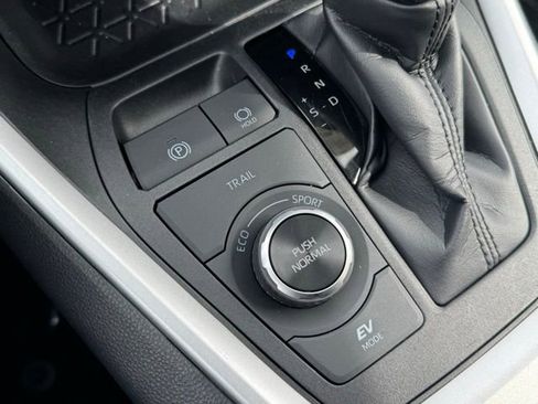 Certified 2025 Toyota RAV4 XLE image 15