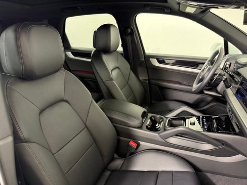 Certified 2026 Porsche Cayenne E-Hybrid AWD/4WD image 14