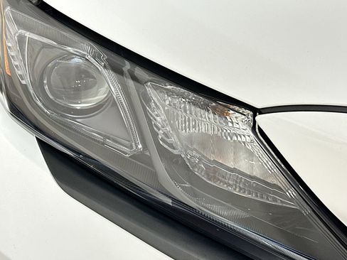 Used 2024 Toyota Camry SE image 9