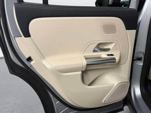 Certified 2026 Mercedes-Benz GLA 250 4MATIC image 11