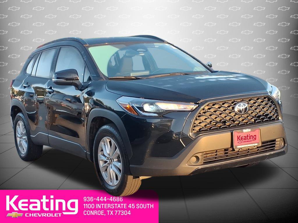Used 2025 Toyota Corolla Cross LE FWD image 3