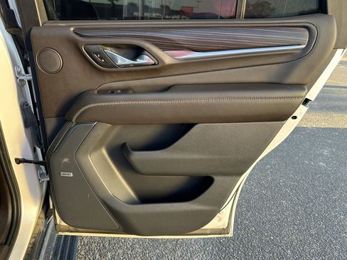 Used 2021 GMC Yukon Denali w/ Denali Premium Package image 23