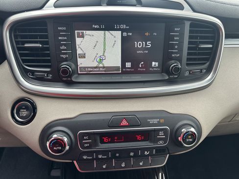 Used 2019 Kia Sorento EX w/ EX Touring Package image 15