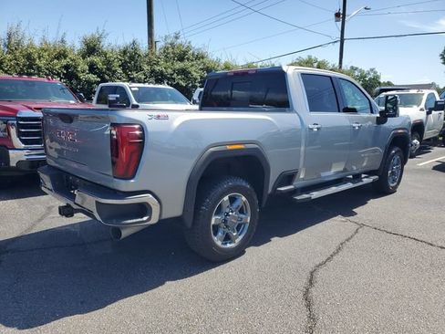 Used 2026 GMC Sierra 2500 SLT AWD/4WD image 4