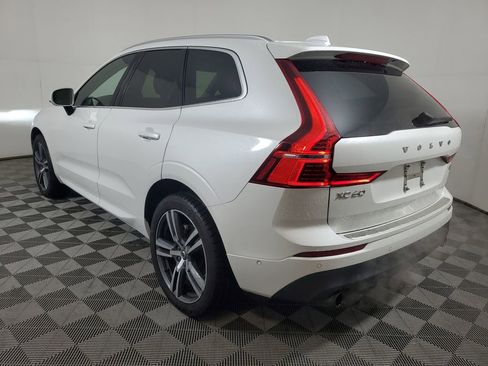 Used 2018 Volvo XC60 T5 Momentum w/ Vision Package image 6