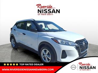 New 2025 Nissan Kicks Play S image 1