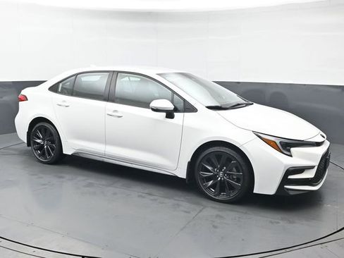 Used 2023 Toyota Corolla SE image 10