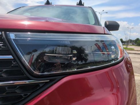 Used 2021 Ford Explorer XLT w/ Equipment Group 202A RWD image 10