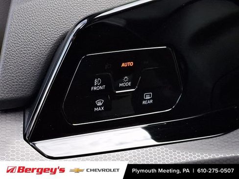Used 2023 Volkswagen GTI 40th Anniversary Edition FWD image 29