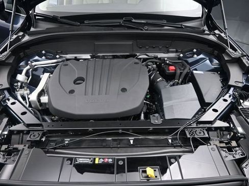 Used 2025 Volvo XC60 B5 Plus w/ Protection Package Premier image 32