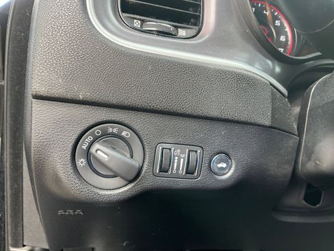 Used 2022 Dodge Charger SXT w/ Blacktop Package image 12