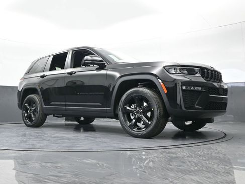 New 2026 Jeep Grand Cherokee Limited w/ Limited Altitude Package RWD image 57