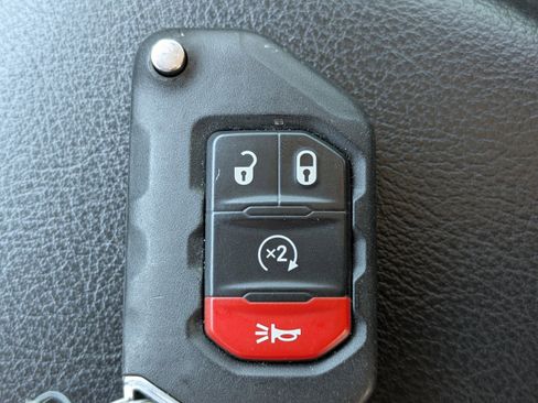 Used 2020 Jeep Gladiator Mojave image 37