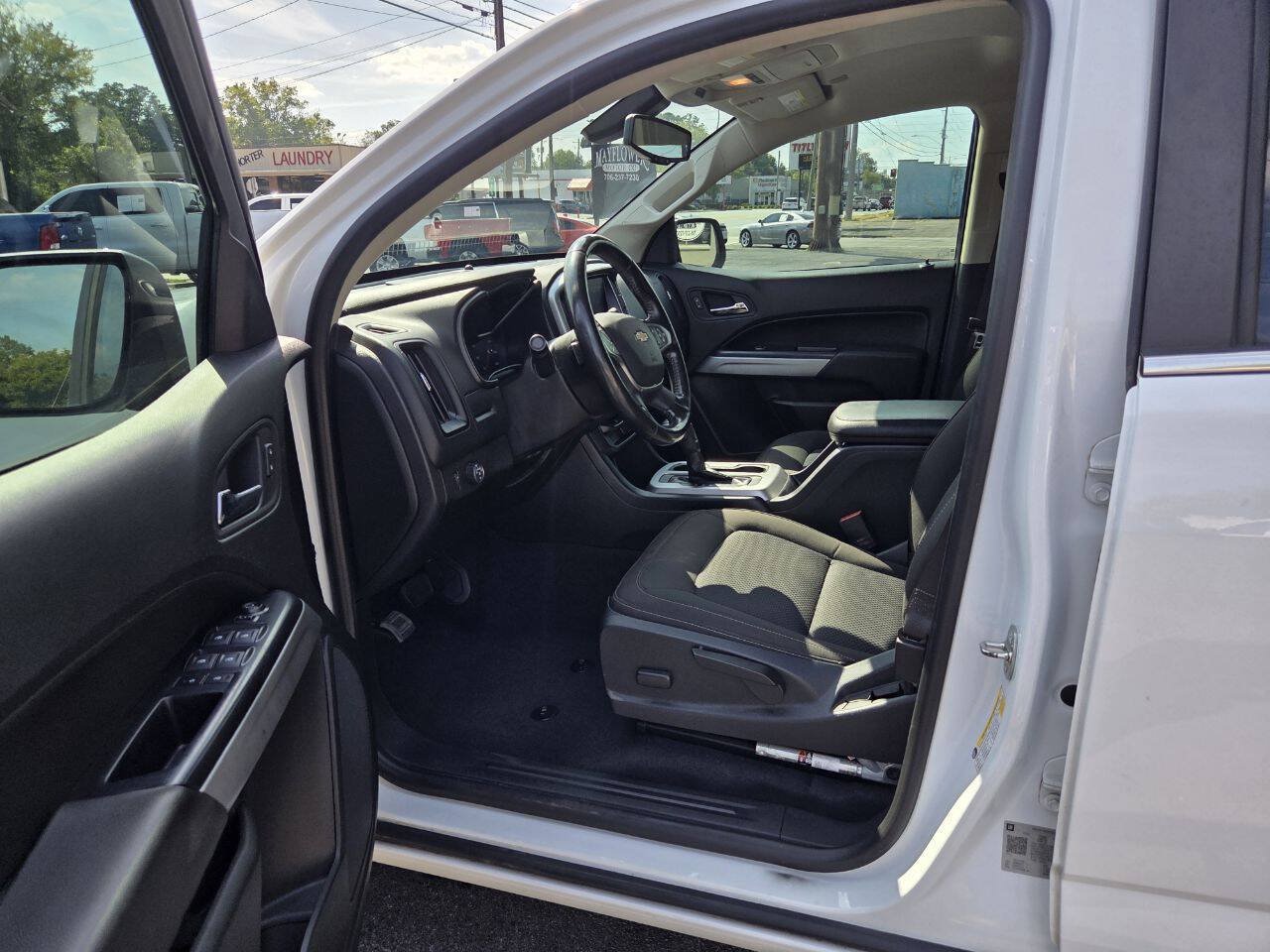 Used 2020 Chevrolet Colorado LT w/ LT Convenience Package RWD image 10