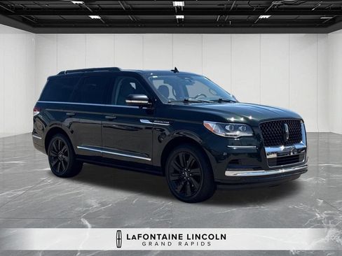Certified 2022 Lincoln Navigator Black Label AWD/4WD image 7
