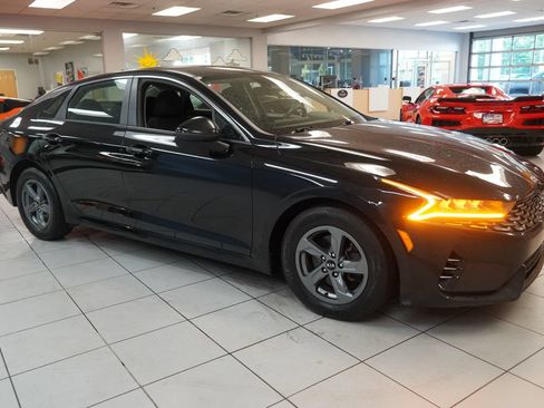 Used 2021 Kia K5 LX FWD image 13