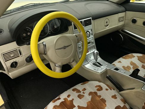 Used 2005 Chrysler Crossfire Limited image 3