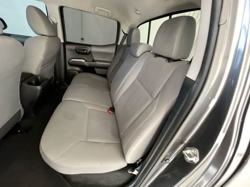 Used 2019 Toyota Tacoma SR5 AWD/4WD image 22