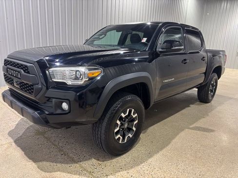 Used 2019 Toyota Tacoma TRD Off-Road image 1